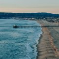 What are the top attractions in Manhattan Beach, California?